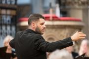 Marcio conducting